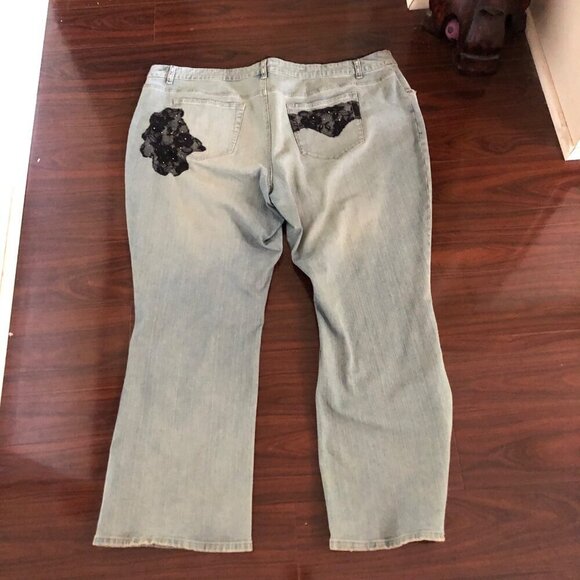 Woman's Plus Size L.A. Blues Deluxe Jeans With Black Lace Embellishment Size 26 - Picture 13 of 15